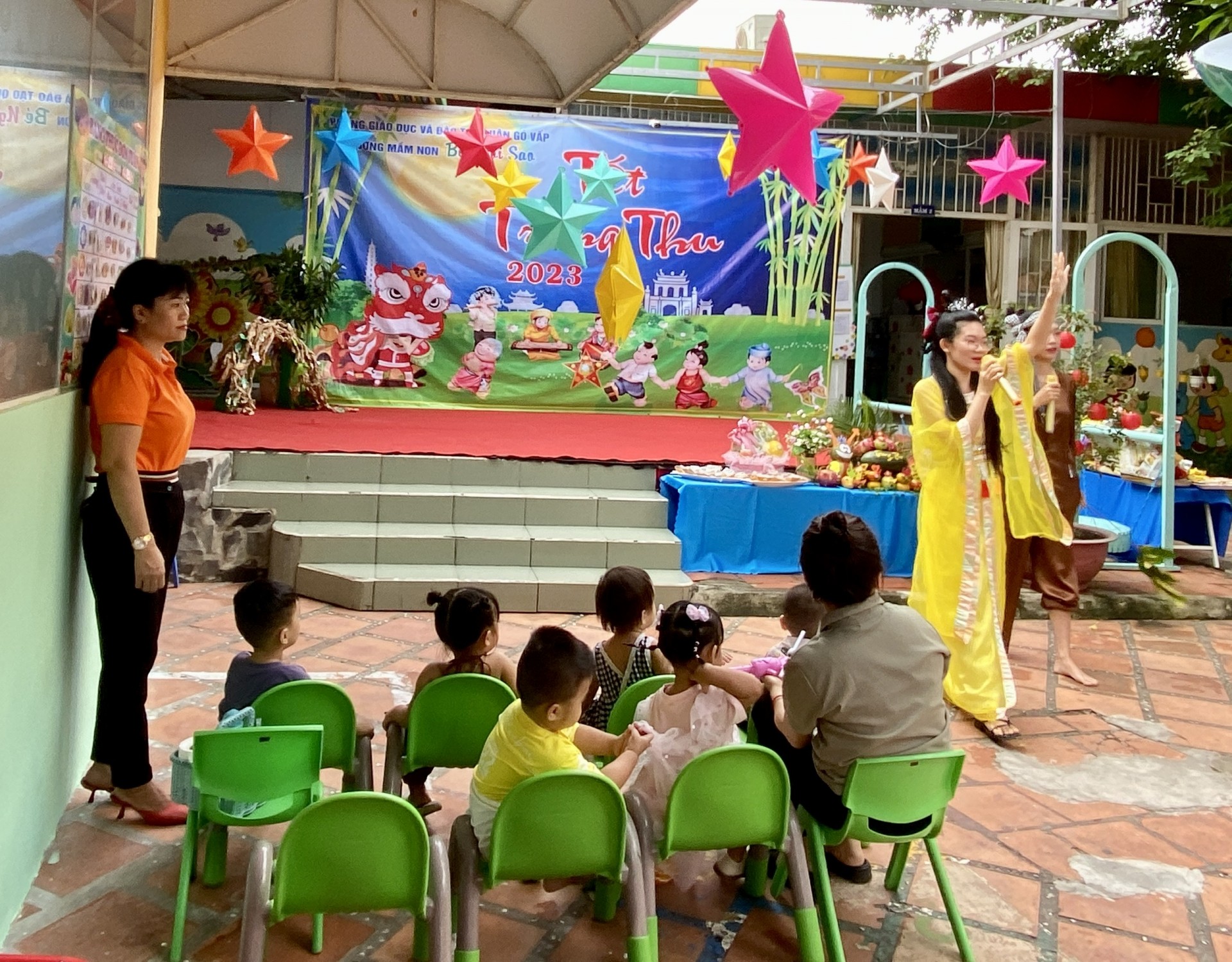 BÉ VUI TRUNG THU 2023