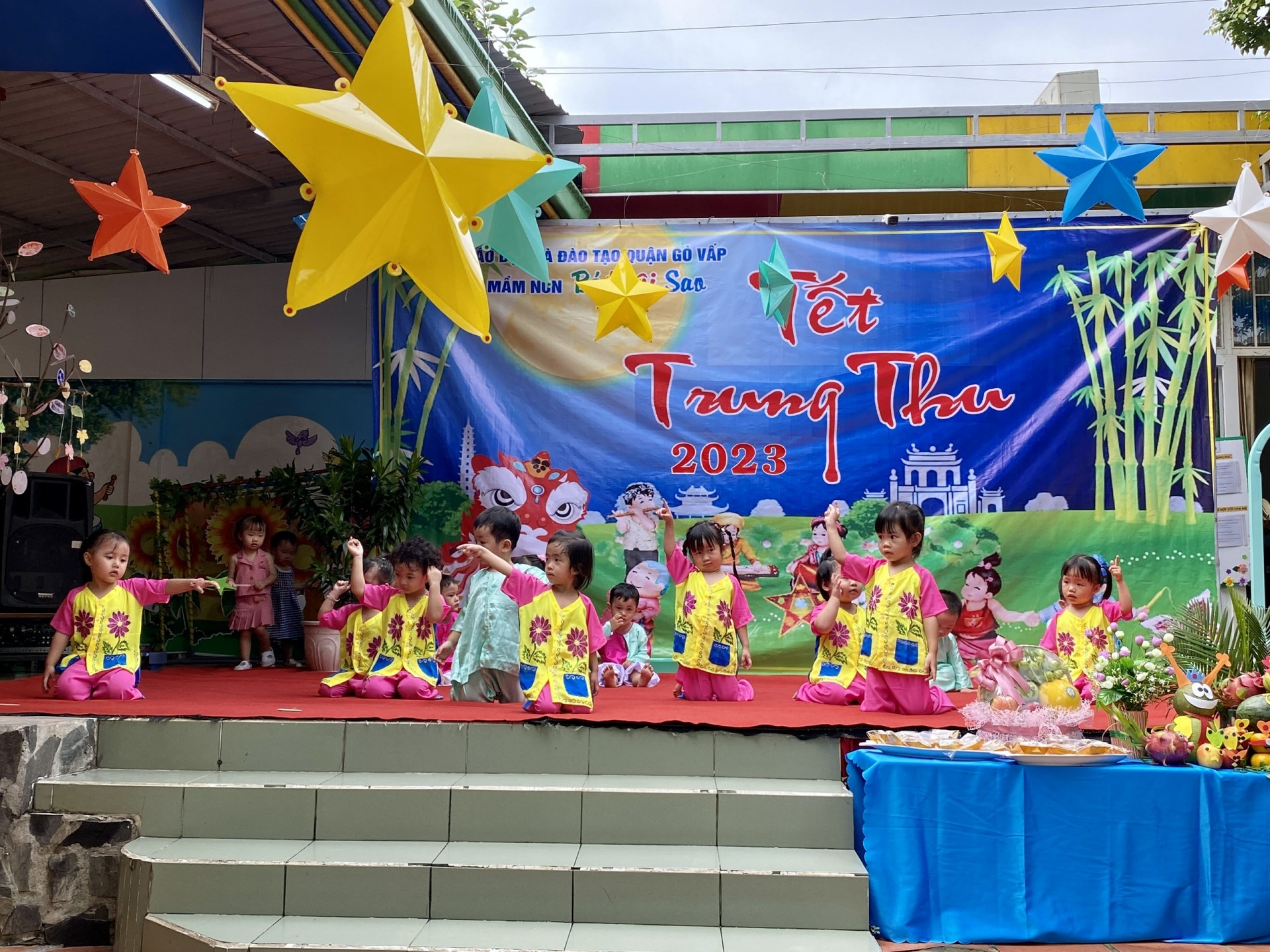 BÉ VUI TRUNG THU 2023