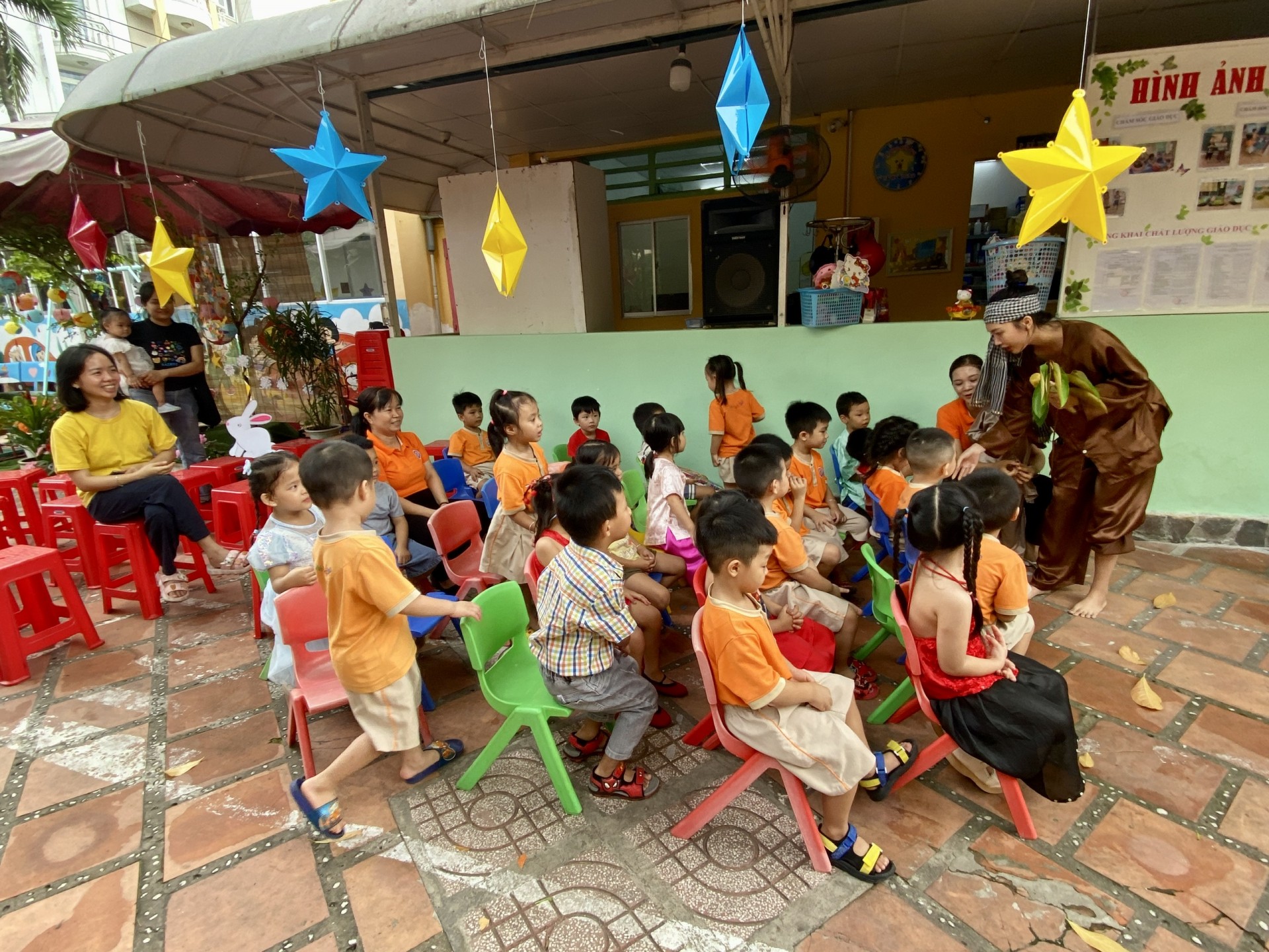 BÉ VUI TRUNG THU 2023