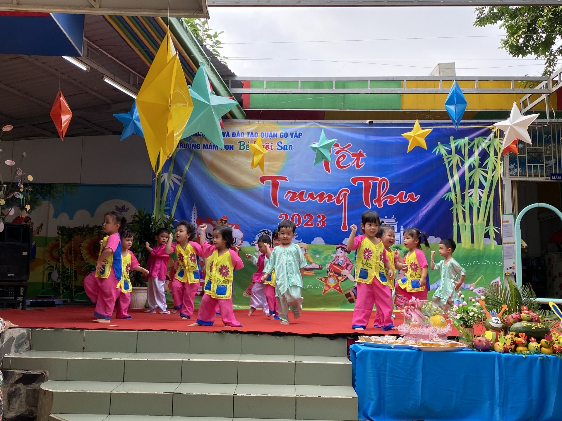 BÉ VUI TRUNG THU 2023