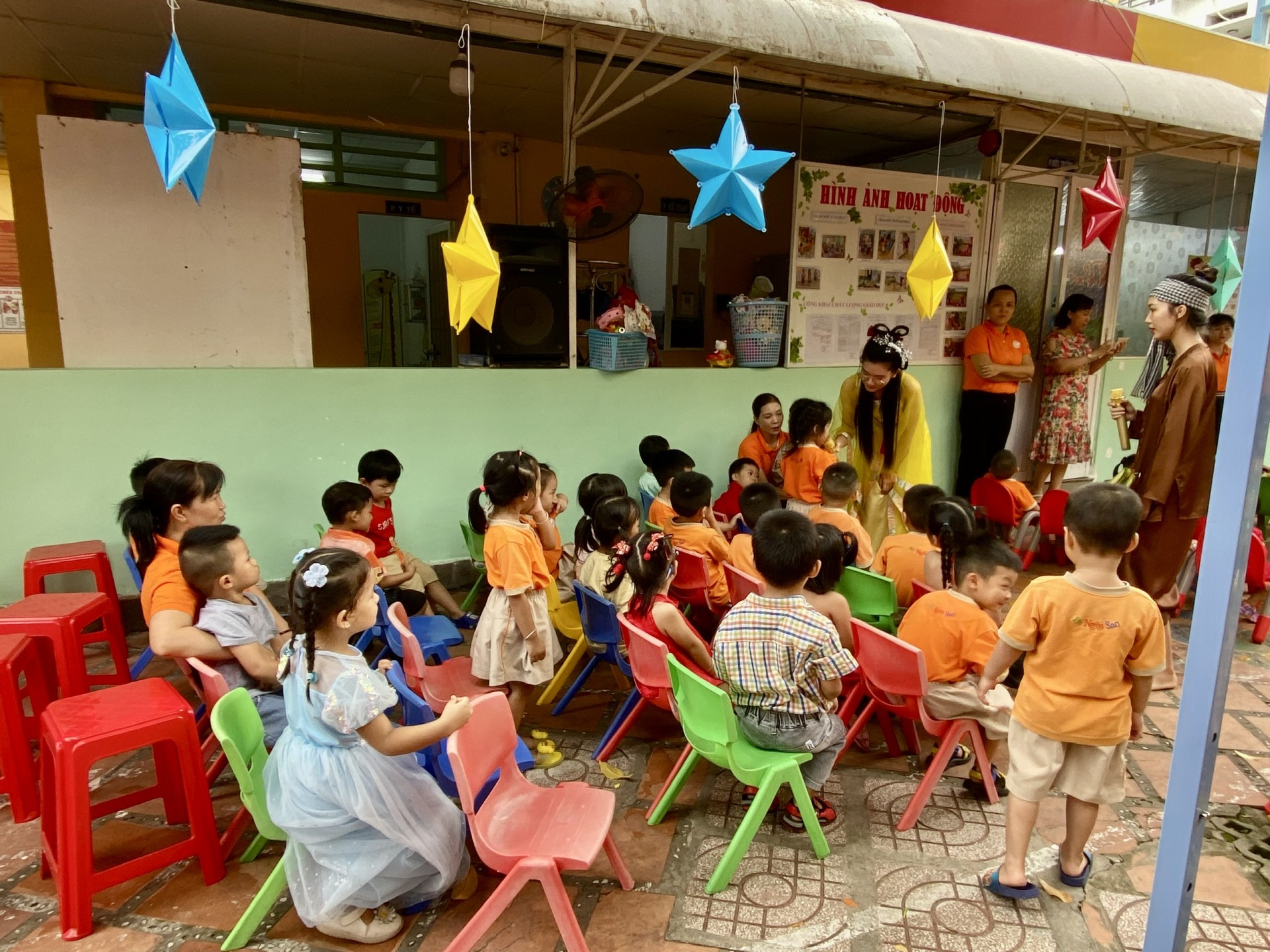 BÉ VUI TRUNG THU 2023