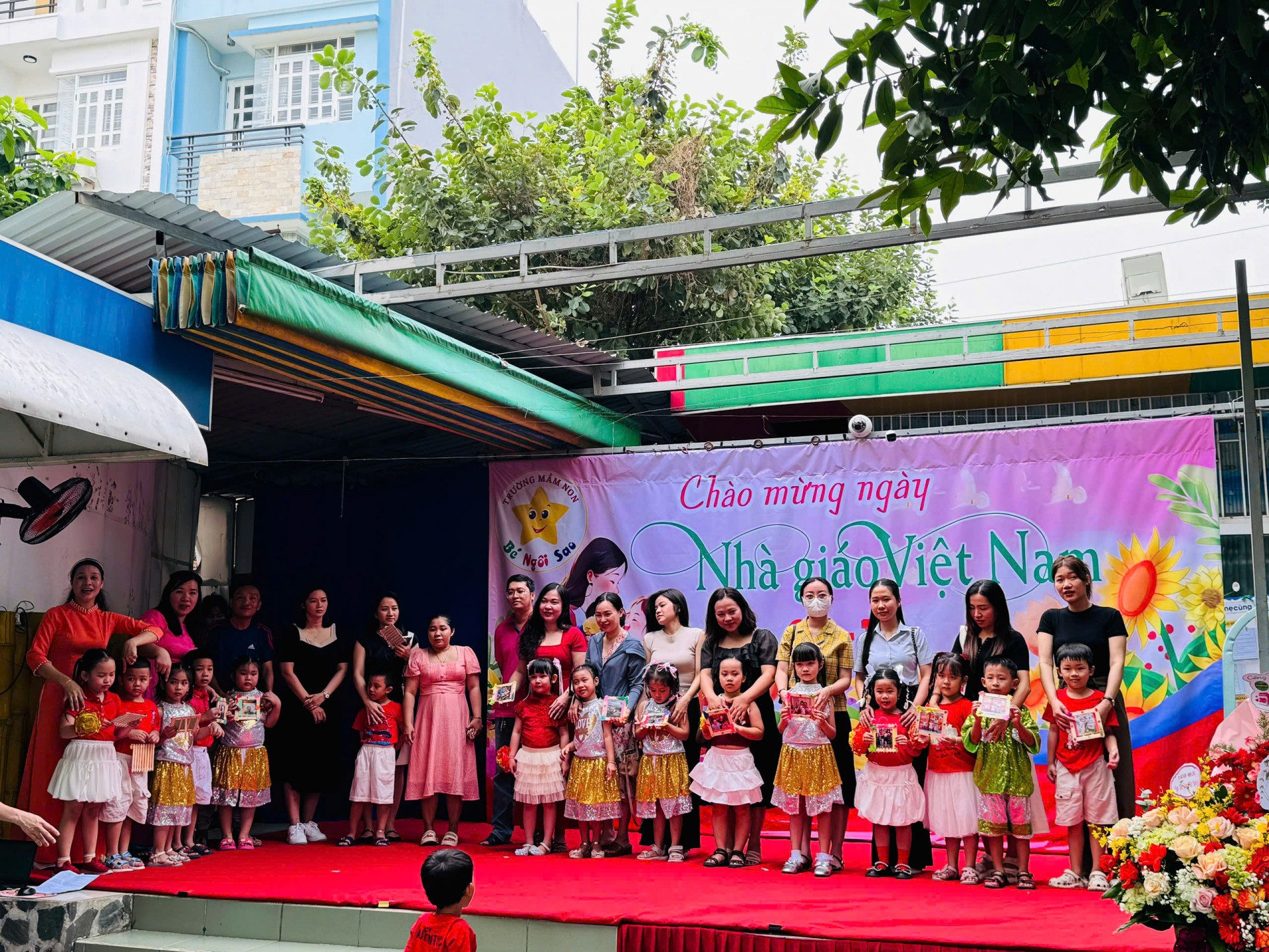 NGƯỜI THẦY ĐẦU TIÊN