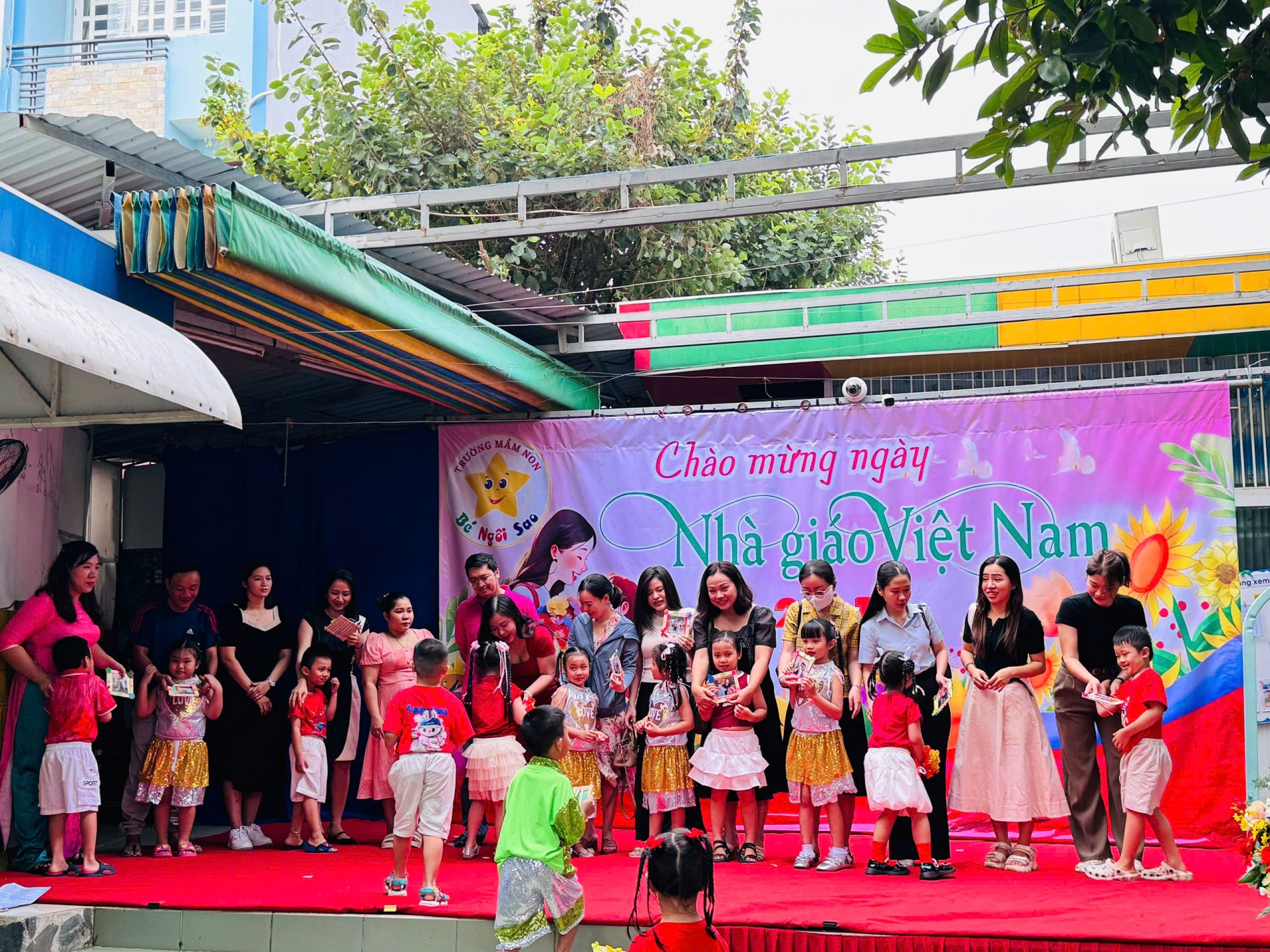 NGƯỜI THẦY ĐẦU TIÊN