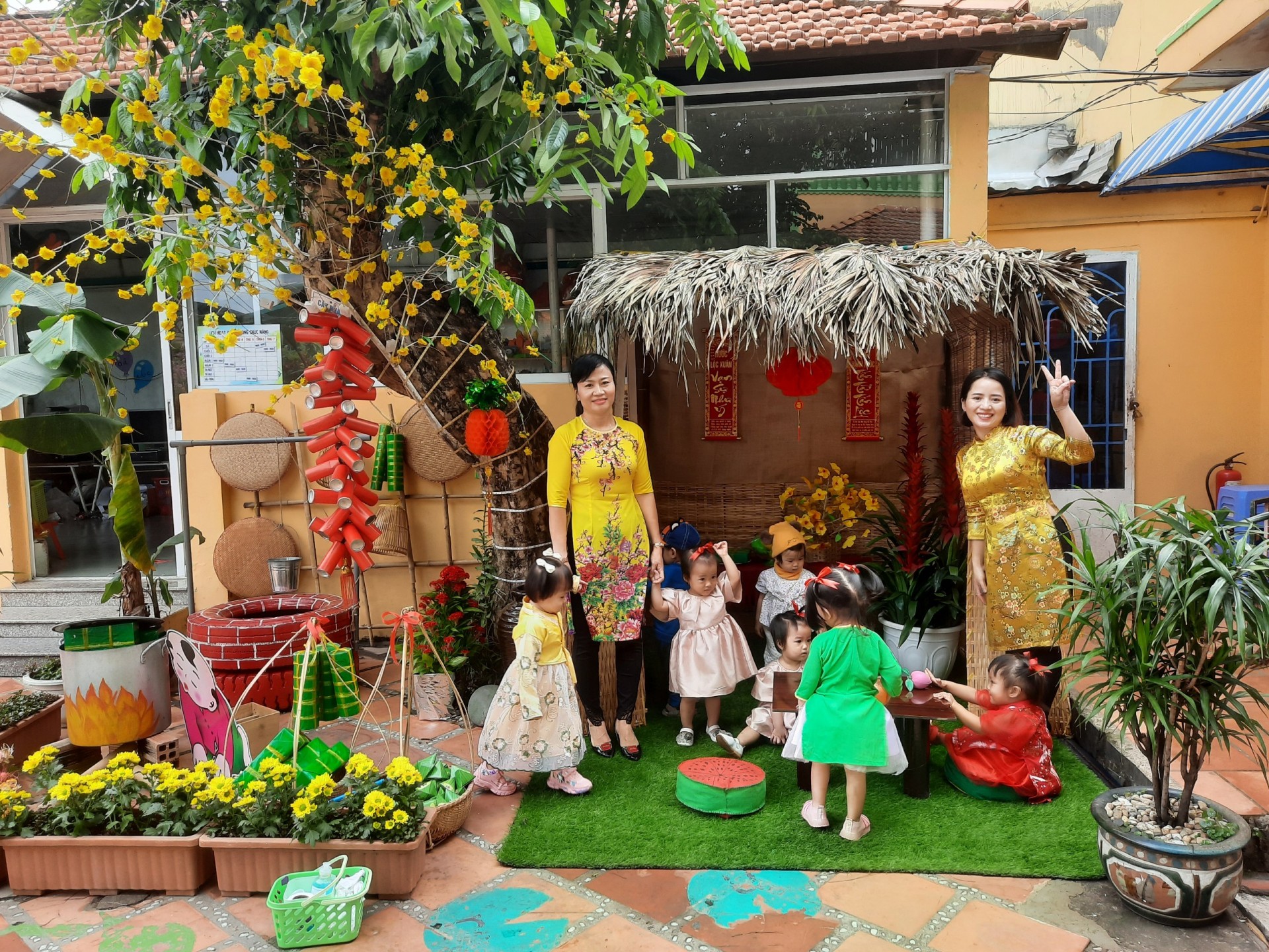 BÉ CHÀO XUÂN 2021