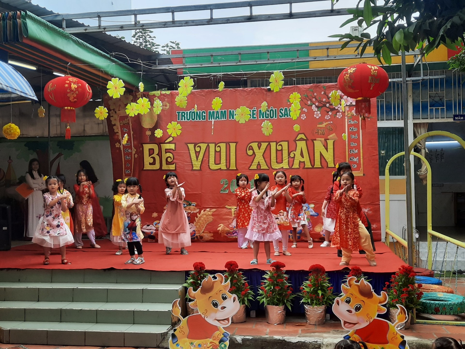 BÉ CHÀO XUÂN 2021