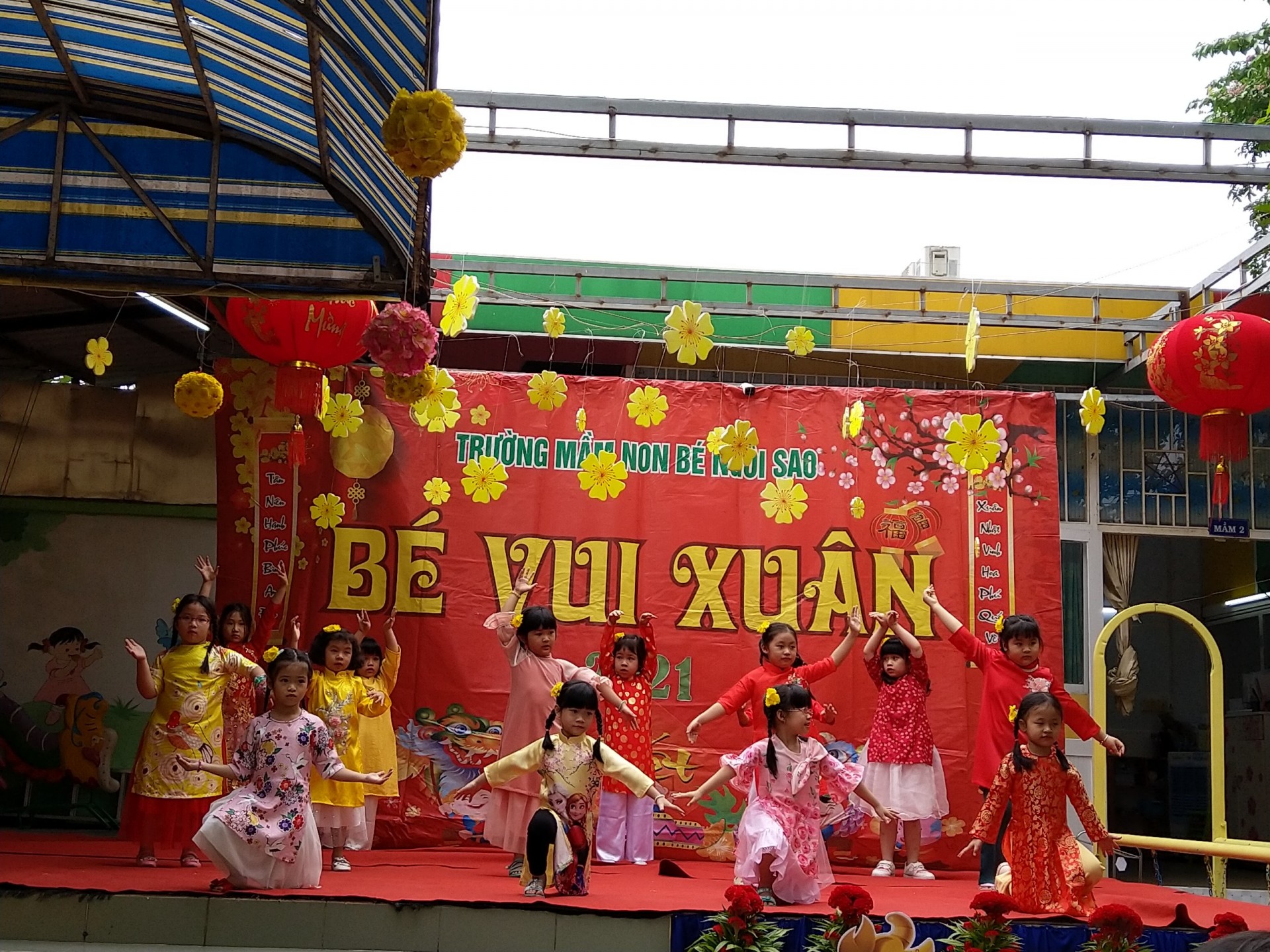 BÉ CHÀO XUÂN 2021