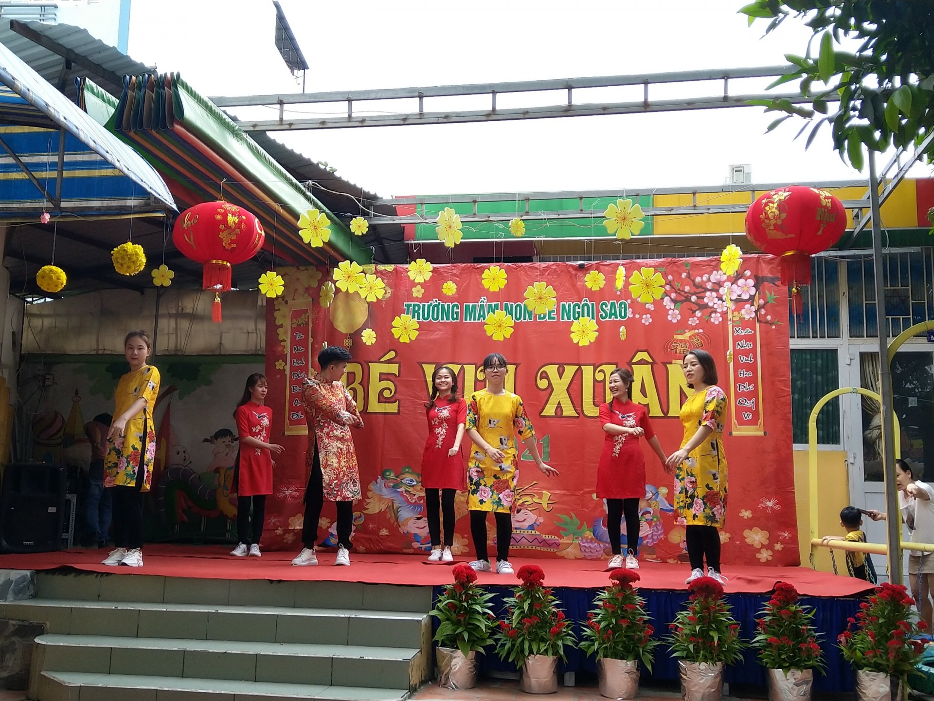 BÉ CHÀO XUÂN 2021