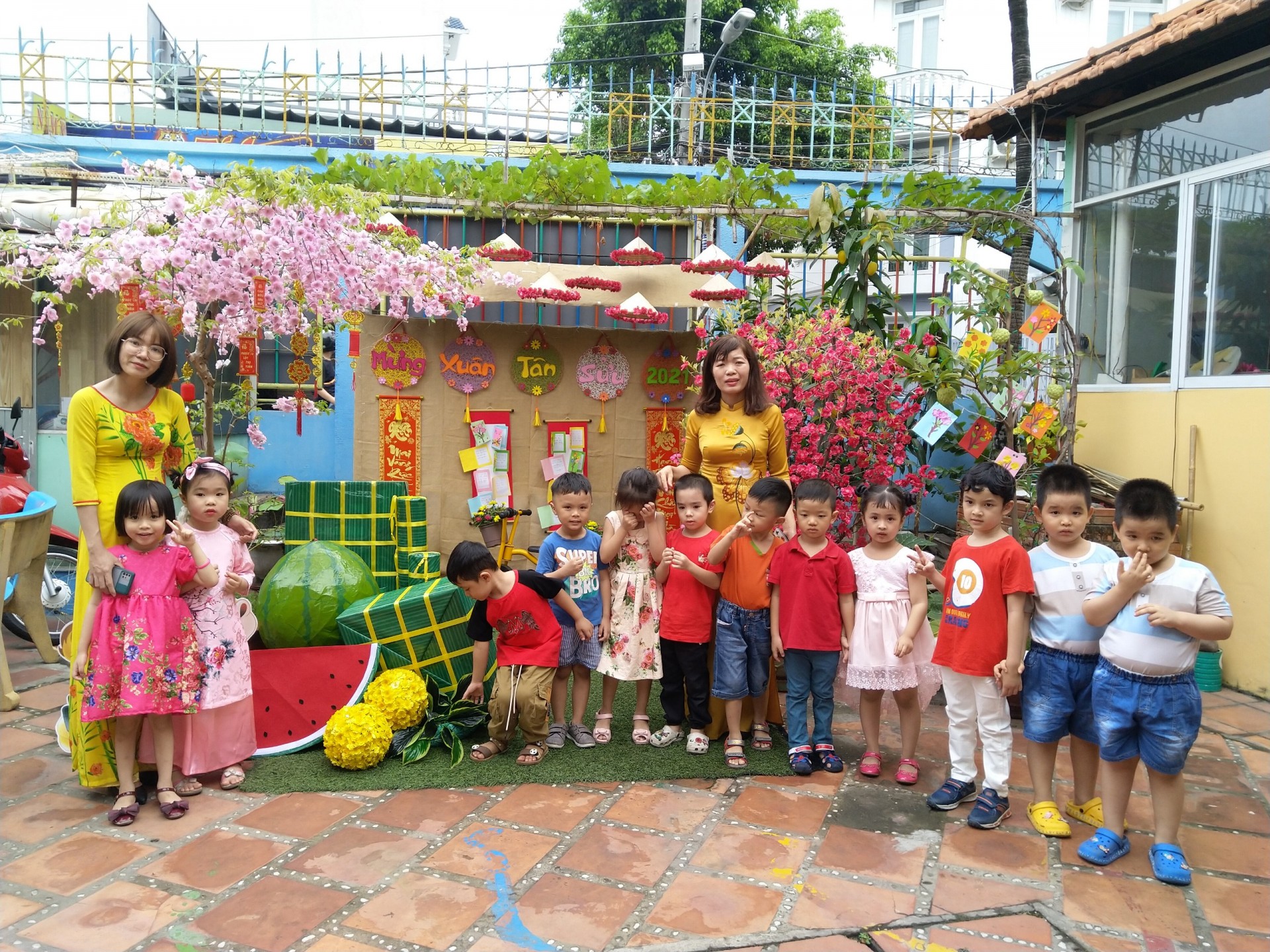 BÉ CHÀO XUÂN 2021