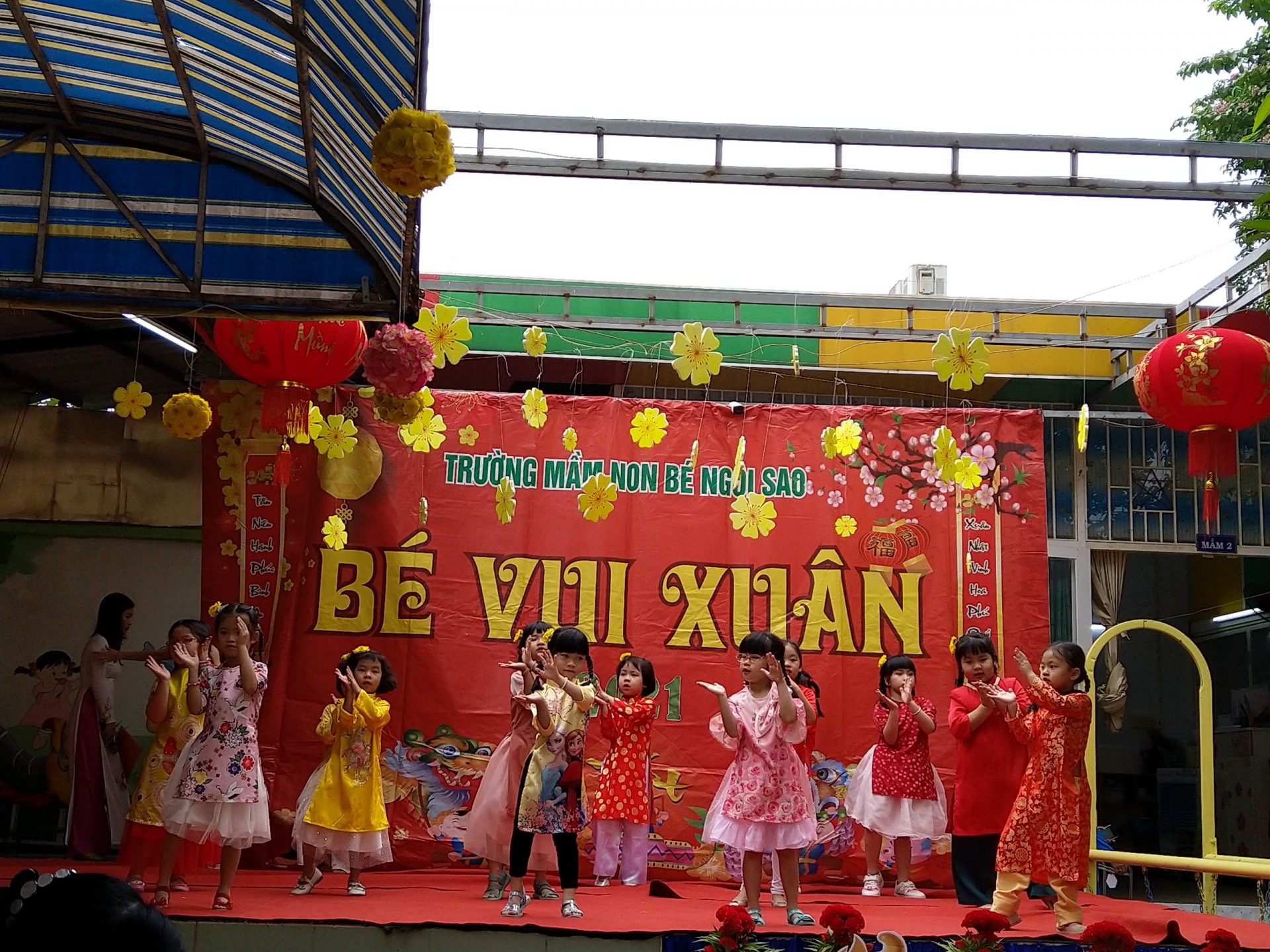 BÉ CHÀO XUÂN 2021