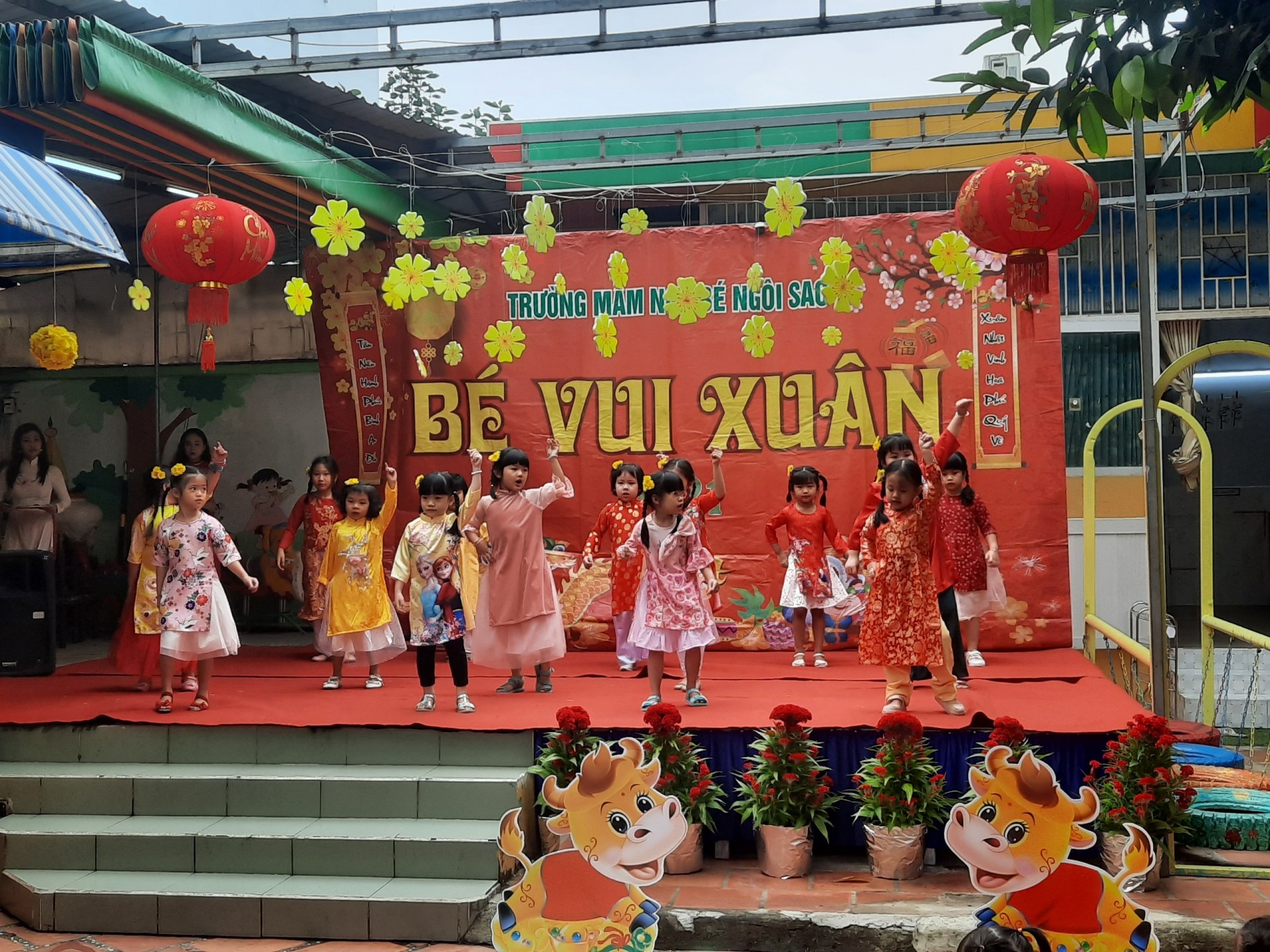 BÉ CHÀO XUÂN 2021