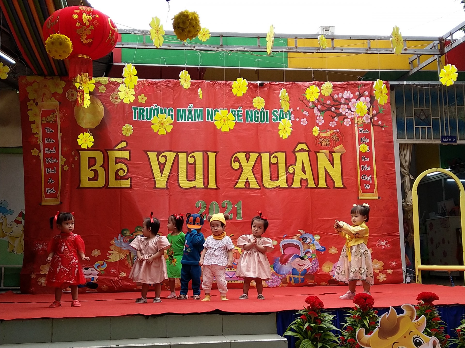 BÉ CHÀO XUÂN 2021