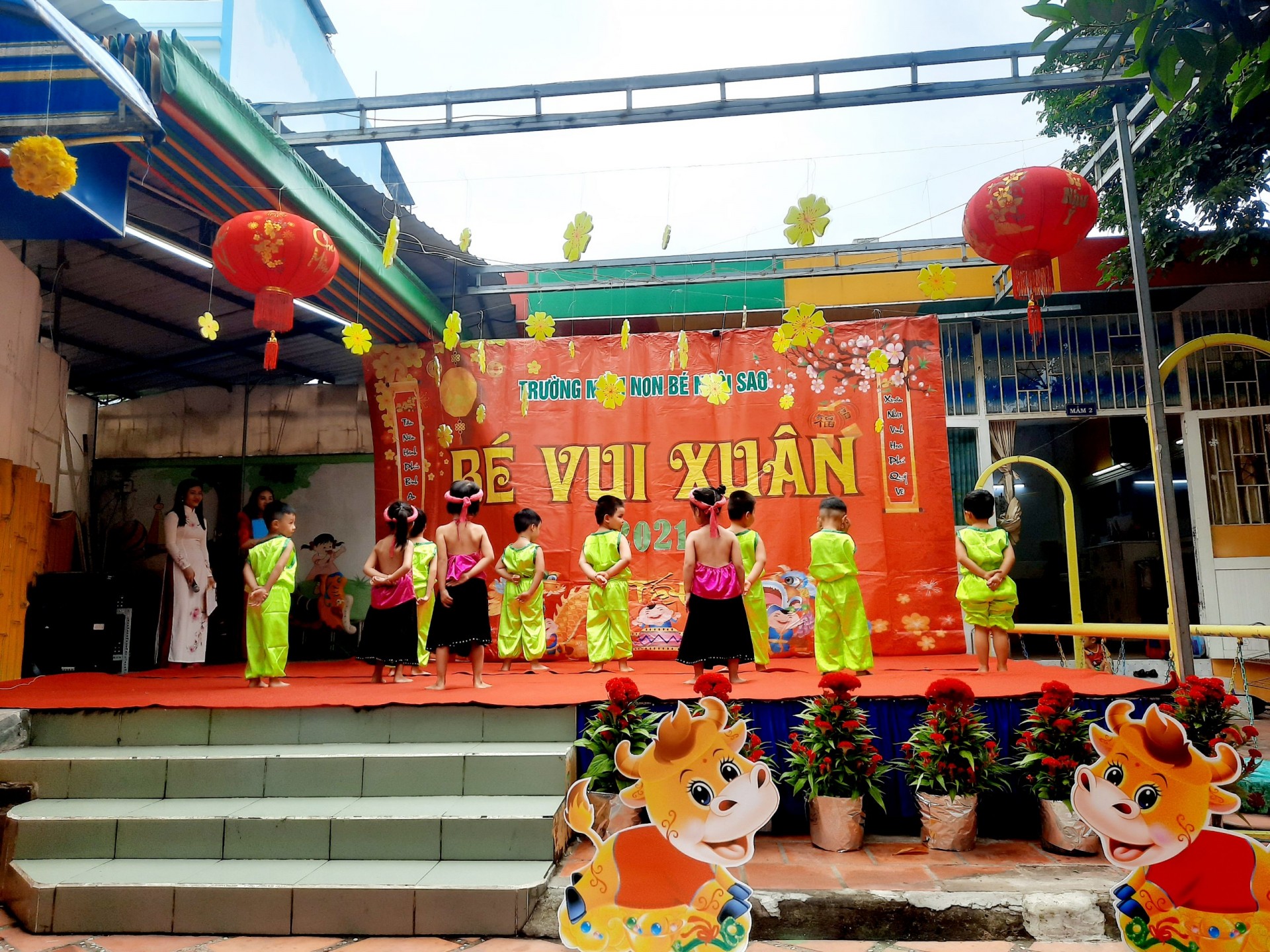 BÉ CHÀO XUÂN 2021