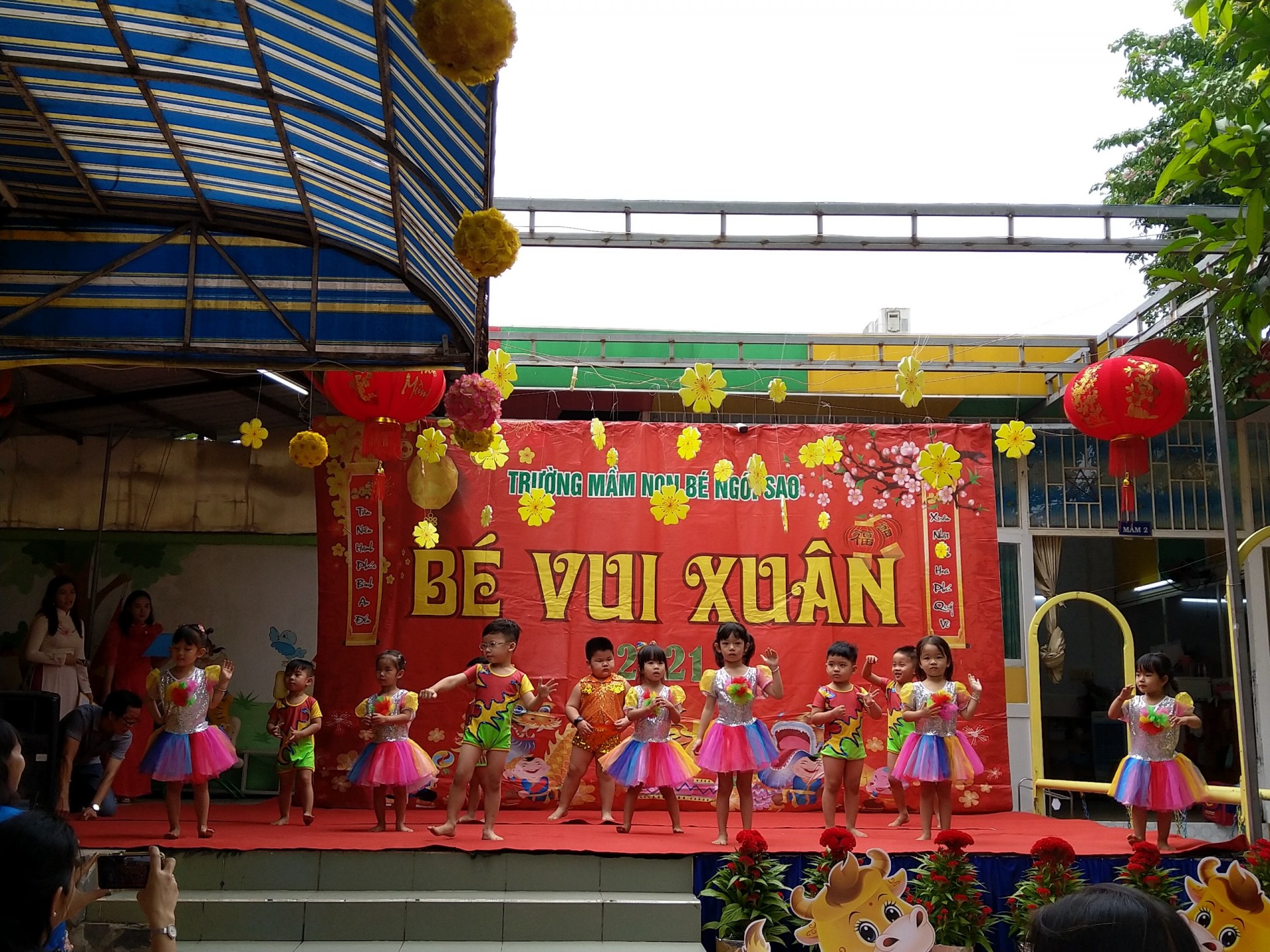 BÉ CHÀO XUÂN 2021