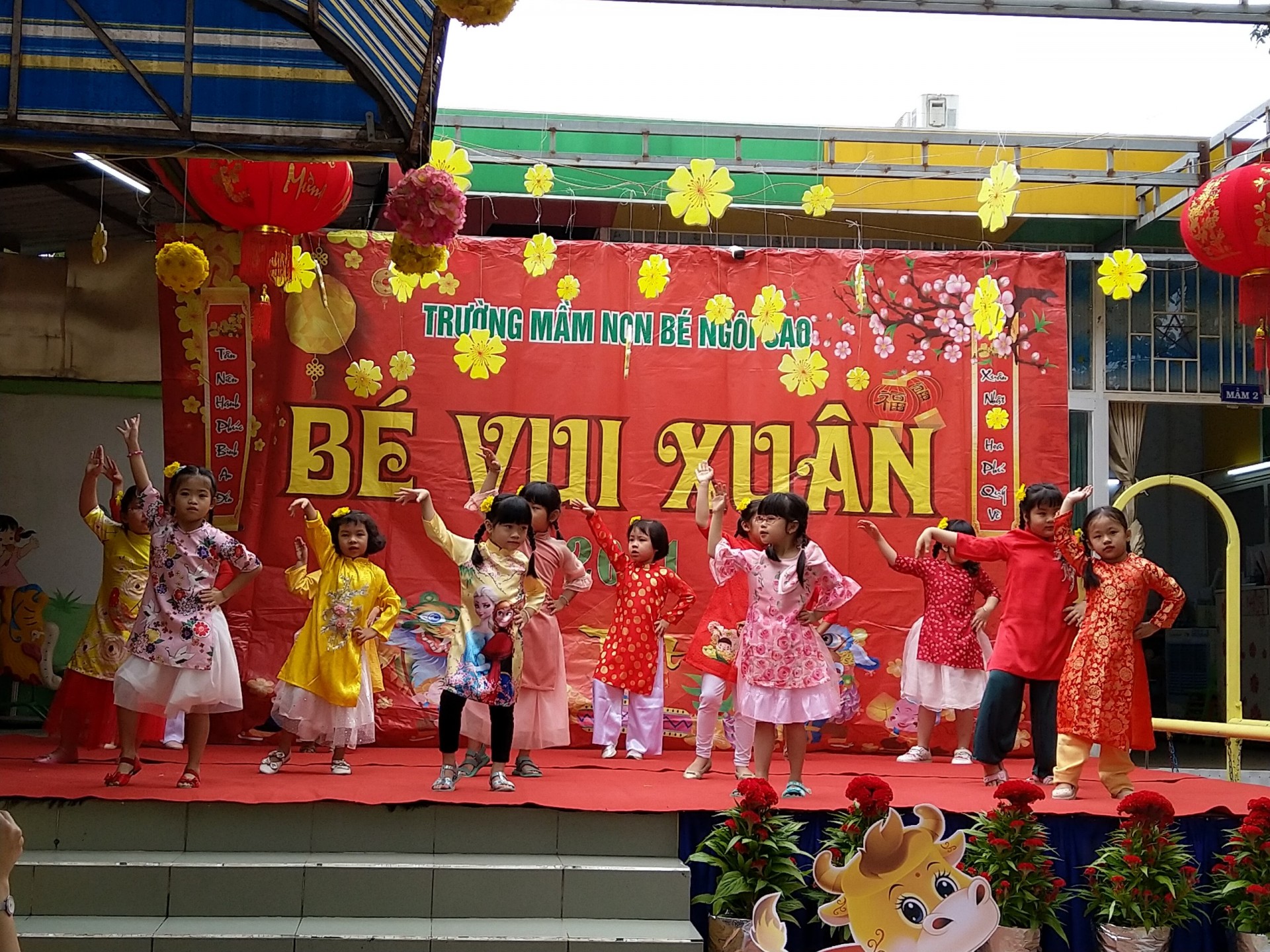 BÉ CHÀO XUÂN 2021