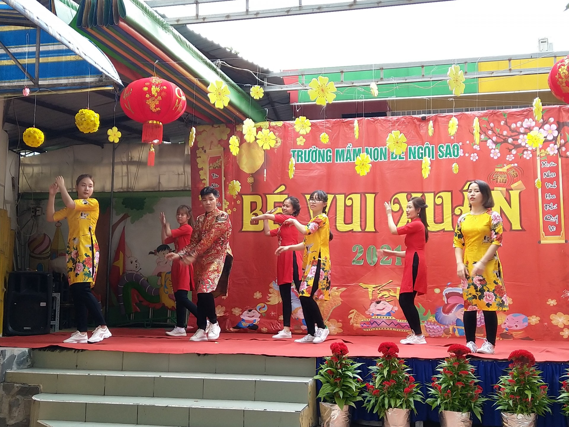 BÉ CHÀO XUÂN 2021