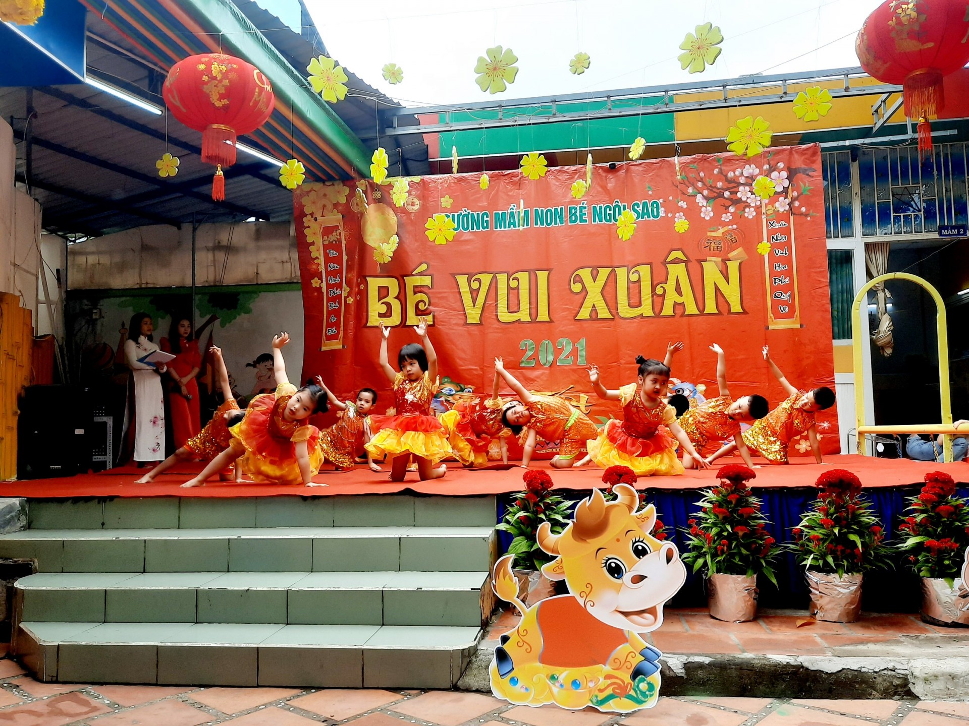 BÉ CHÀO XUÂN 2021