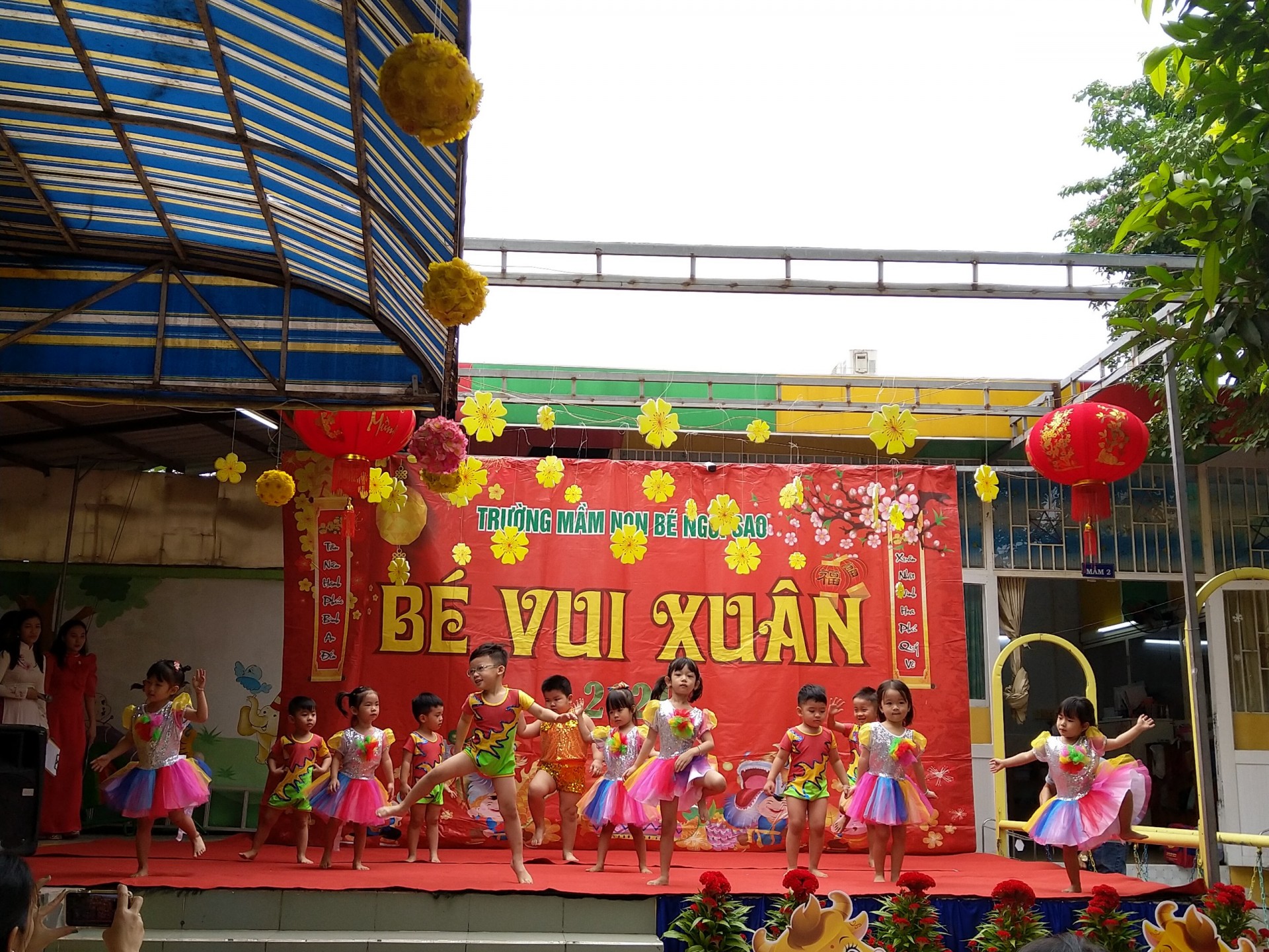 BÉ CHÀO XUÂN 2021