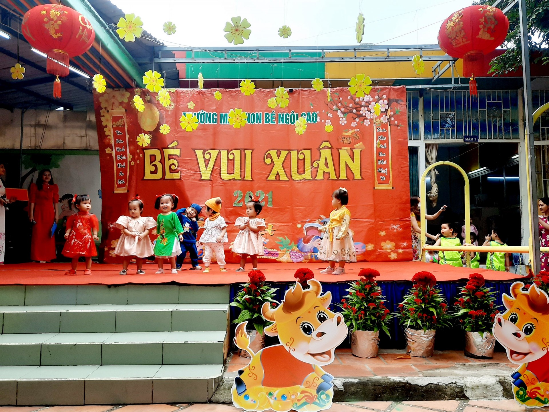 BÉ CHÀO XUÂN 2021