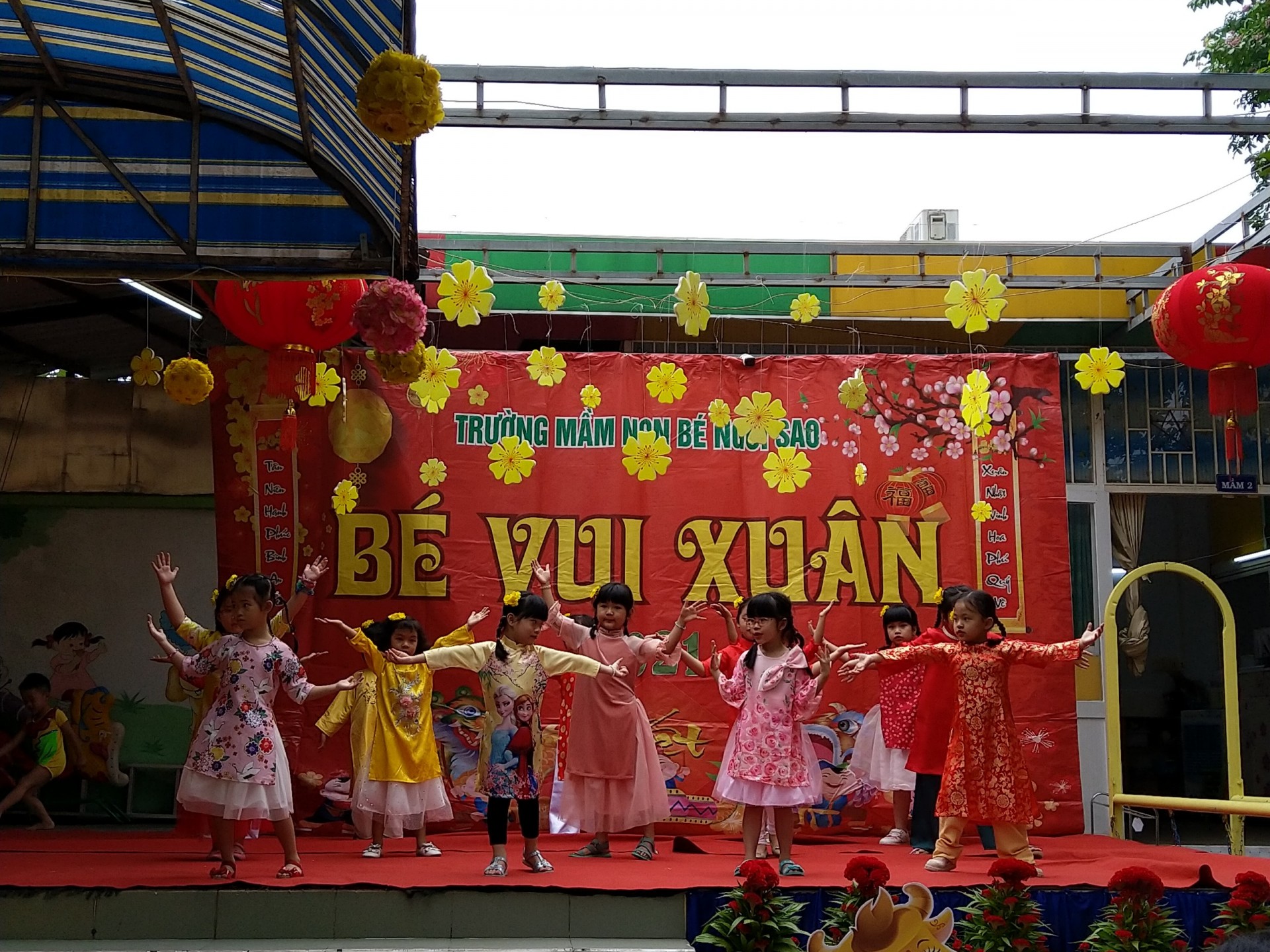 BÉ CHÀO XUÂN 2021