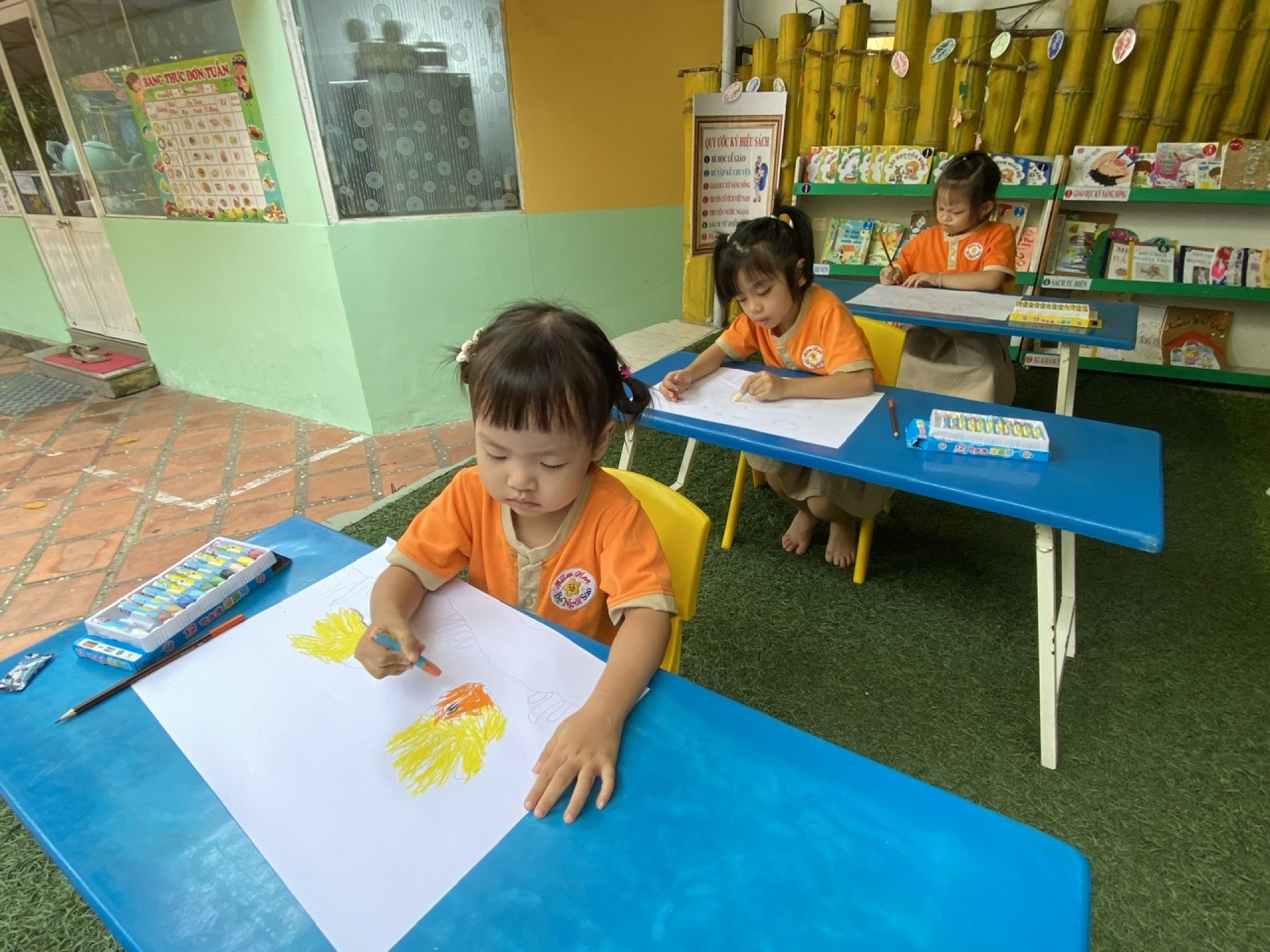 BÉ VẼ SÁNG TẠO CÙNG BITEX