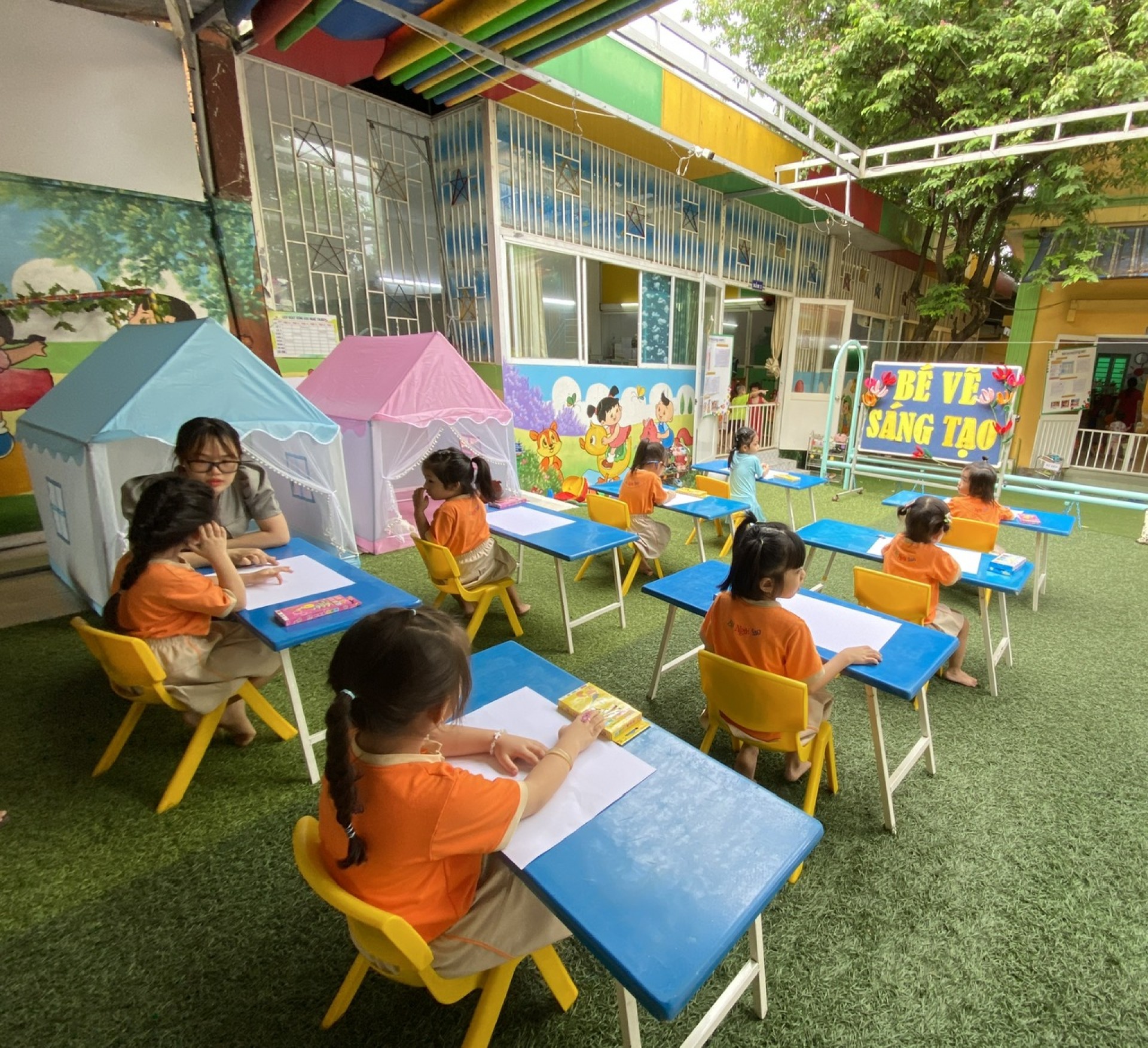 BÉ VẼ SÁNG TẠO CÙNG BITEX