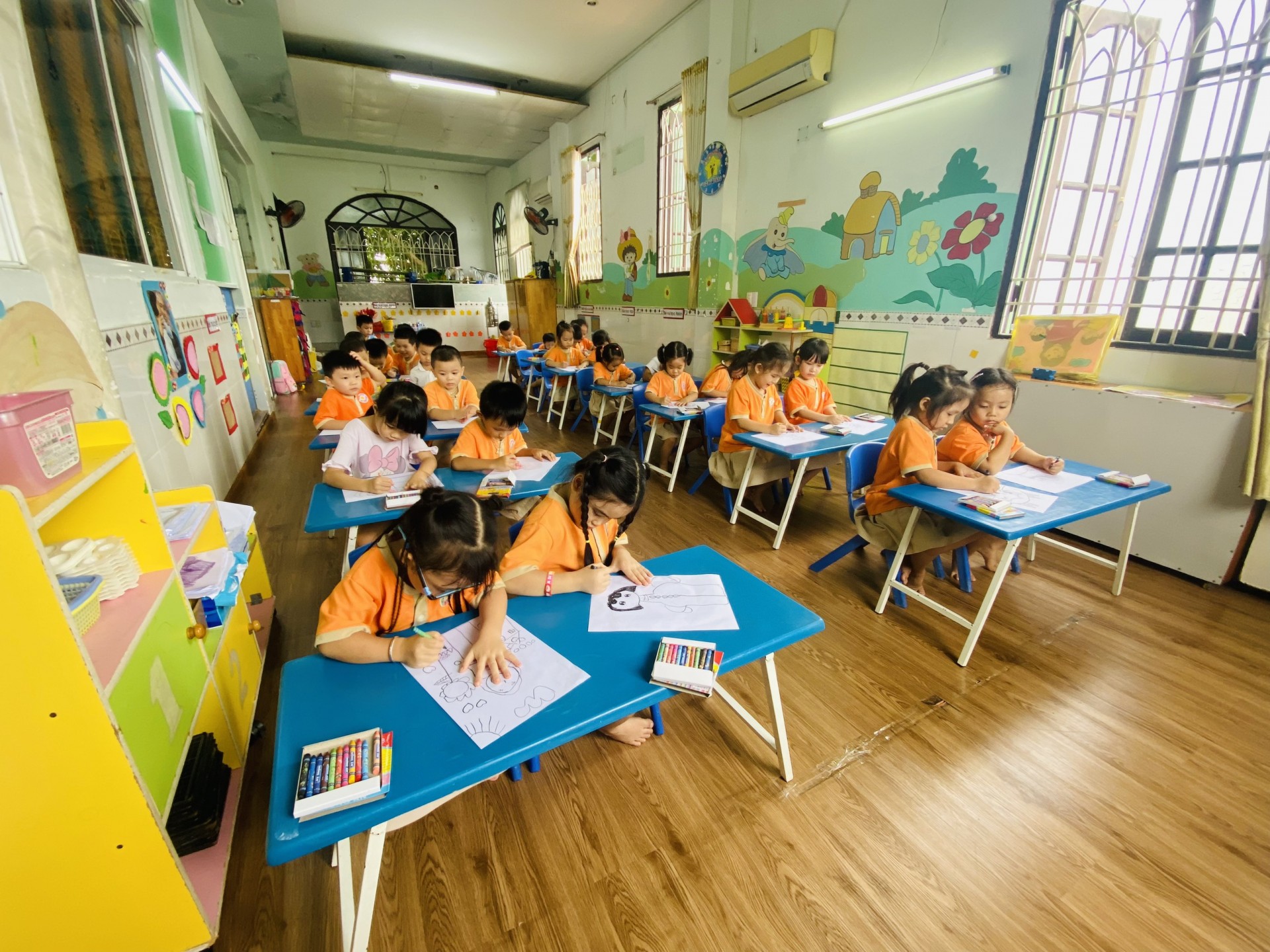 BÉ VẼ SÁNG TẠO CÙNG BITEX