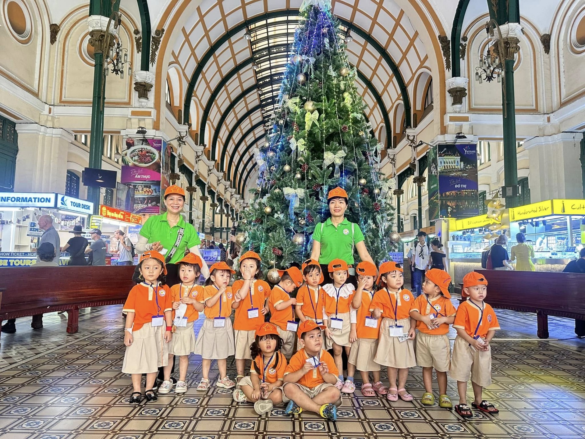 NGOẠI KHÓA 2023-2024 (Đường sách - Bưu điện thành phố - Snow town)