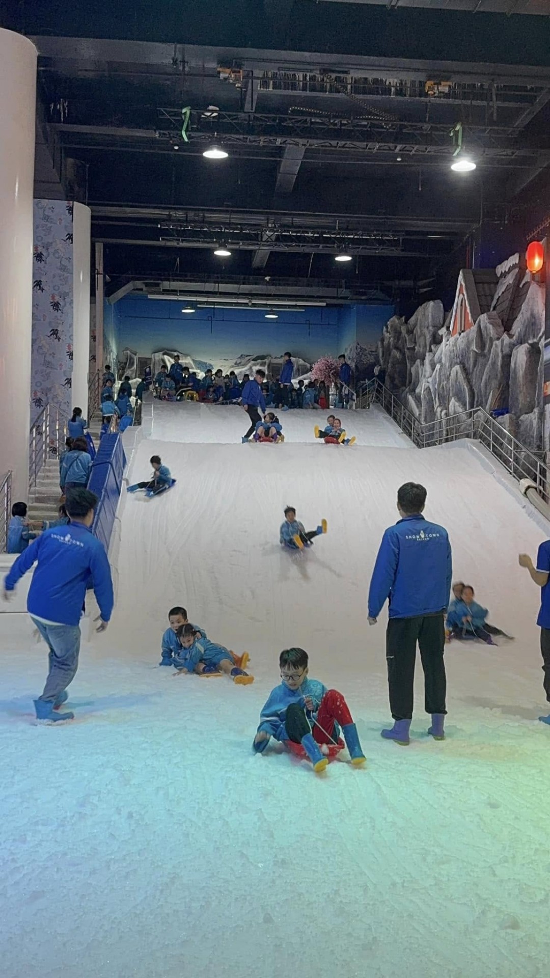 NGOẠI KHÓA 2023-2024 (Đường sách - Bưu điện thành phố - Snow town)