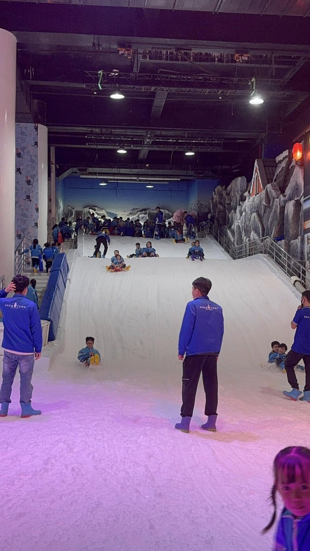 NGOẠI KHÓA 2023-2024 (Đường sách - Bưu điện thành phố - Snow town)