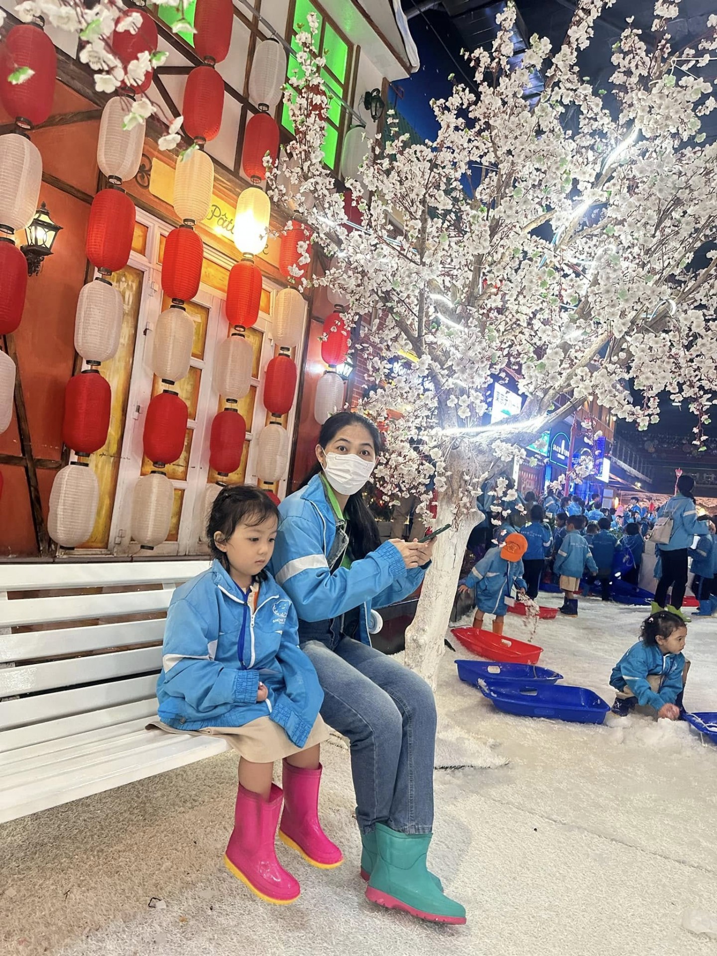 NGOẠI KHÓA 2023-2024 (Đường sách - Bưu điện thành phố - Snow town)