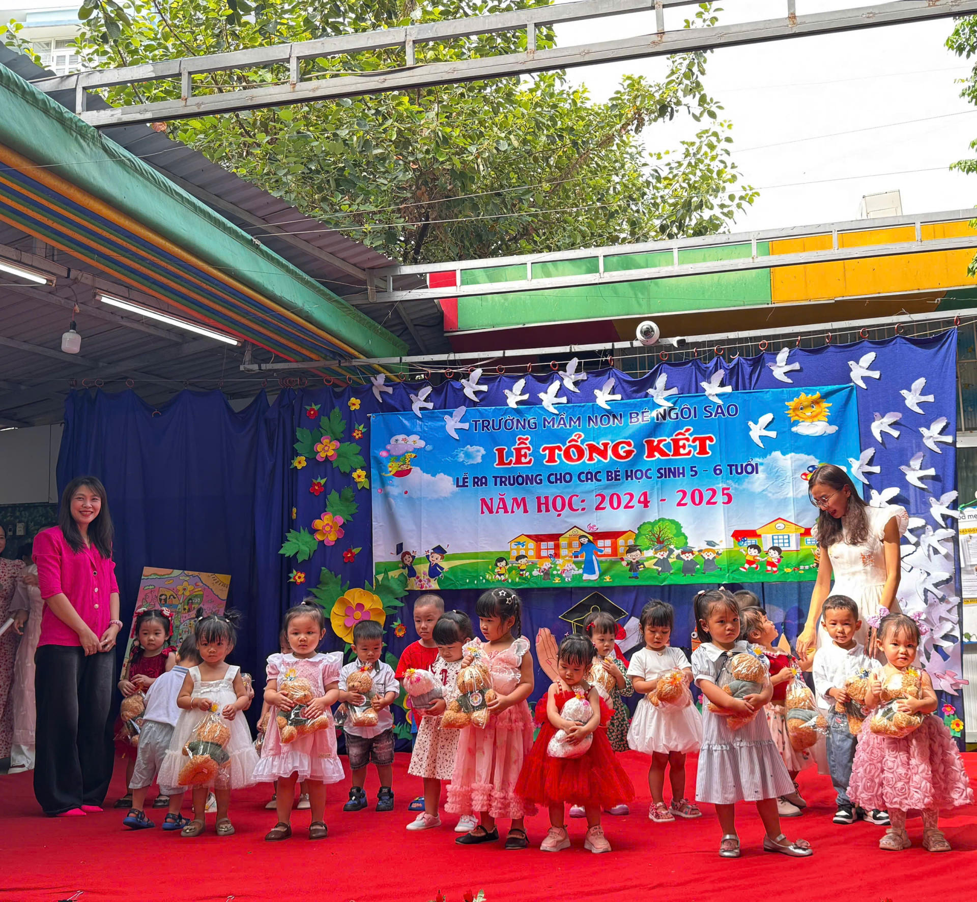 LỄ TỔNG KẾT VÀ TRI ÂN CỦA CÁC BÉ LỚP LÁ 2024-2025