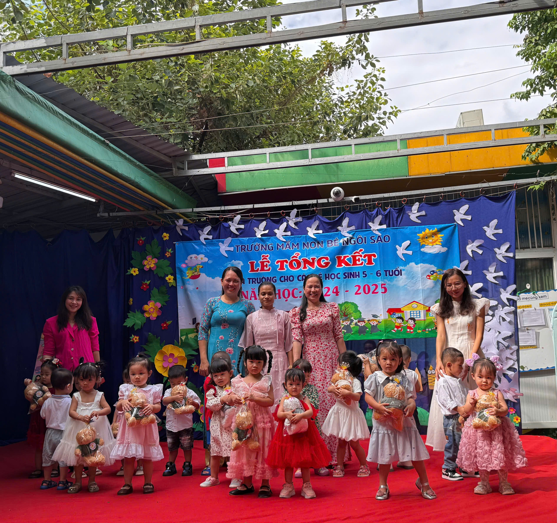 LỄ TỔNG KẾT VÀ TRI ÂN CỦA CÁC BÉ LỚP LÁ 2024-2025