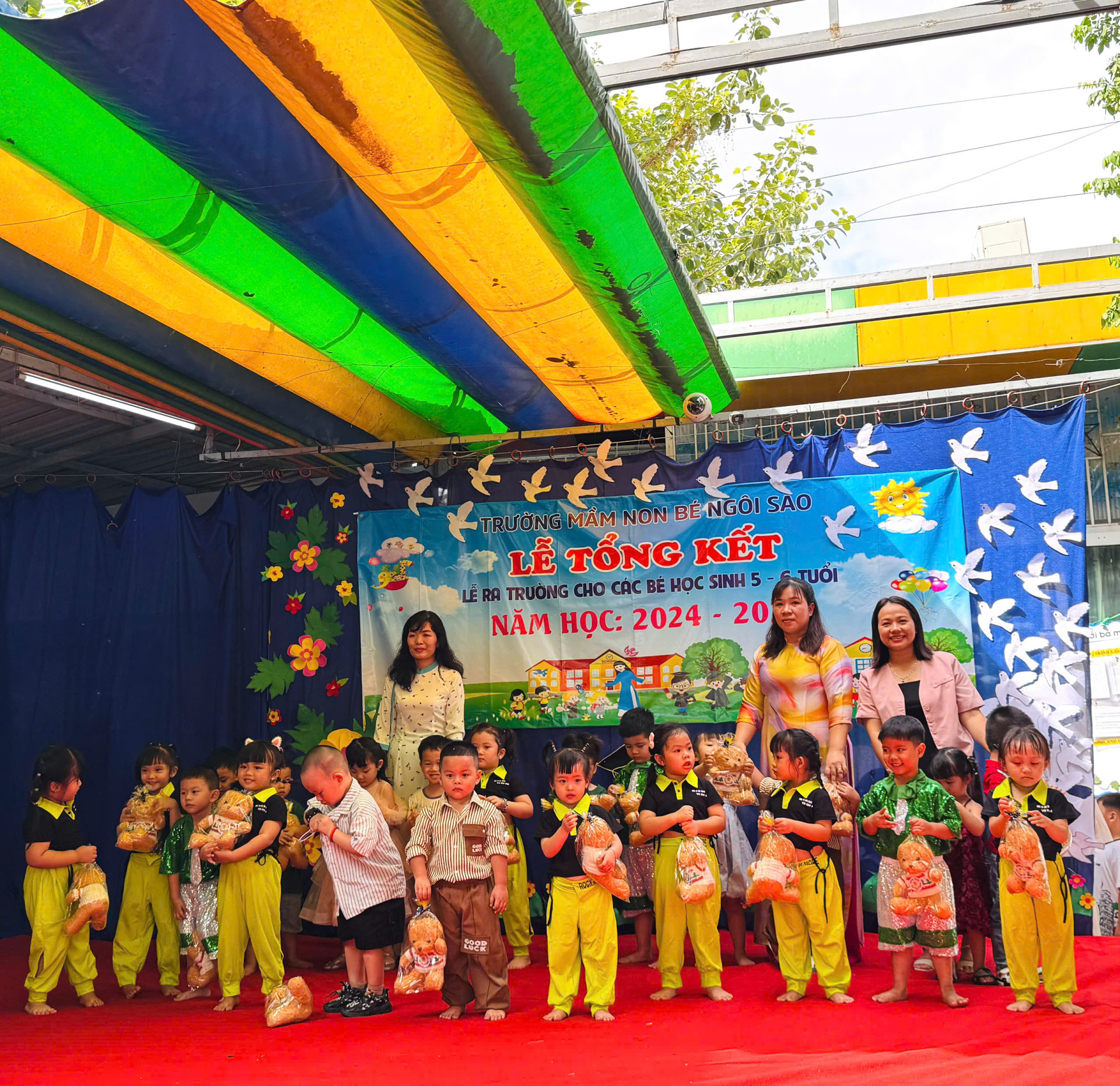 LỄ TỔNG KẾT VÀ TRI ÂN CỦA CÁC BÉ LỚP LÁ 2024-2025