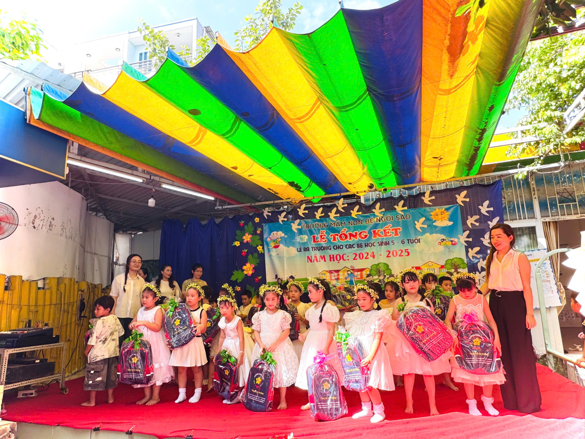 LỄ TỔNG KẾT VÀ TRI ÂN CỦA CÁC BÉ LỚP LÁ 2024-2025