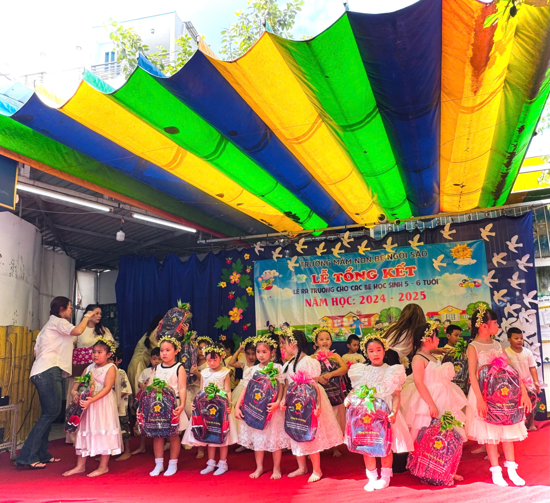 LỄ TỔNG KẾT VÀ TRI ÂN CỦA CÁC BÉ LỚP LÁ 2024-2025